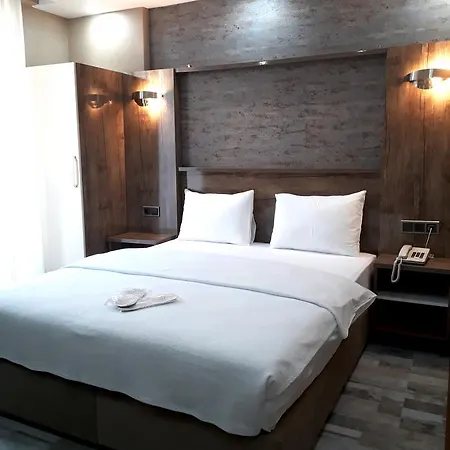 Tuem Palace 3*