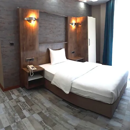 Tuem Palace Hotel 3*